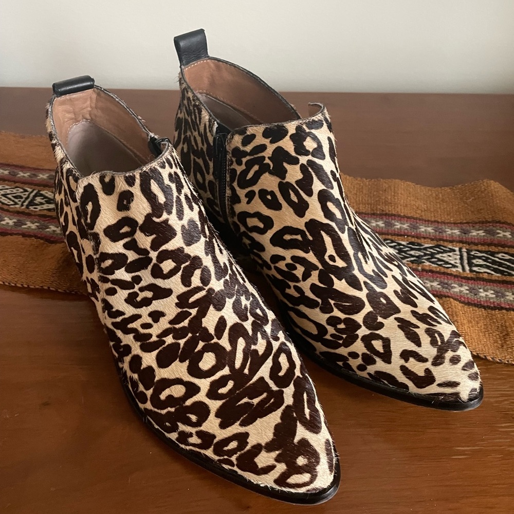 NWOT! Corso Como Dynamite Ankle Boots